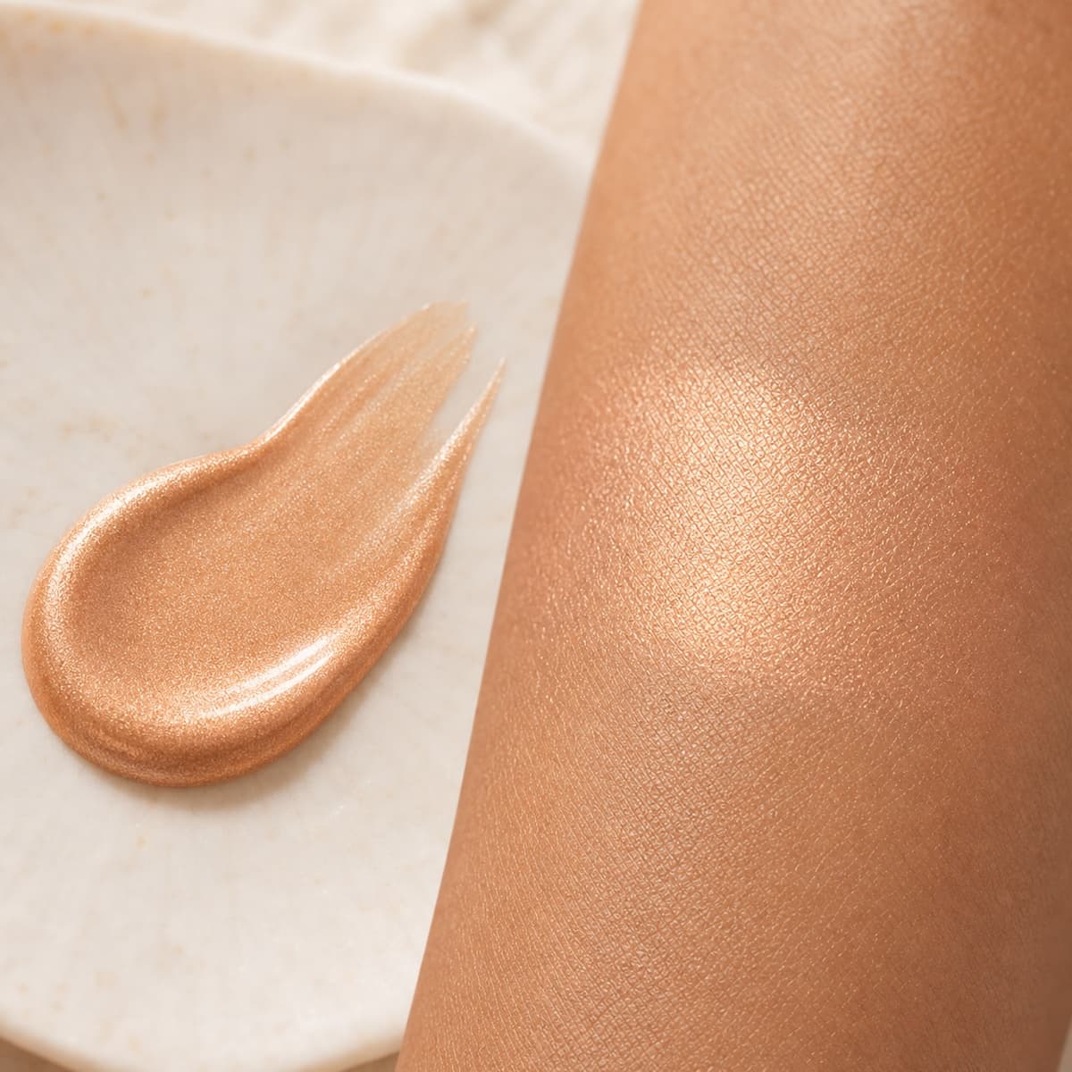 Sunrise liquid highlighter texture and glow swatch